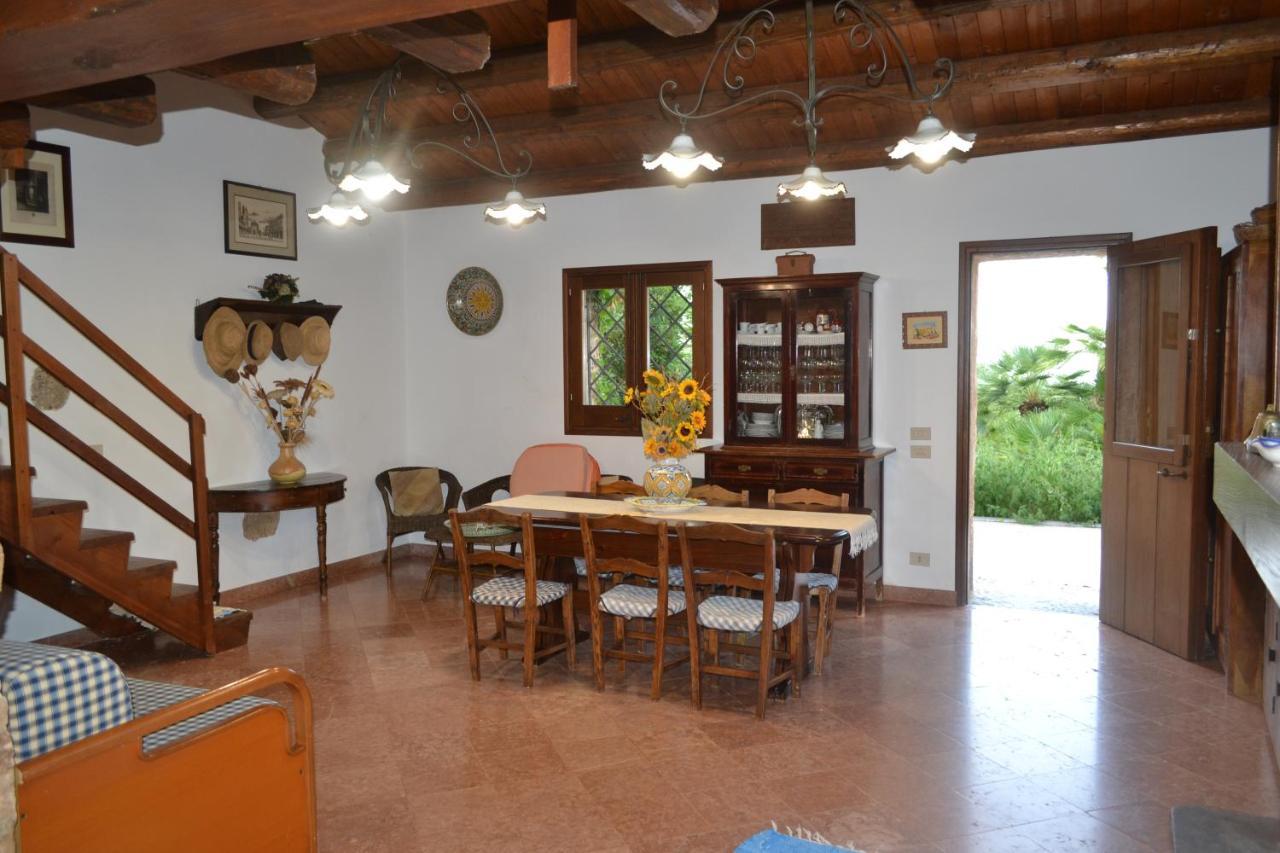 Villa Paradiso Riserva Naturale Monte Cofano 卡斯泰卢佐 外观 照片