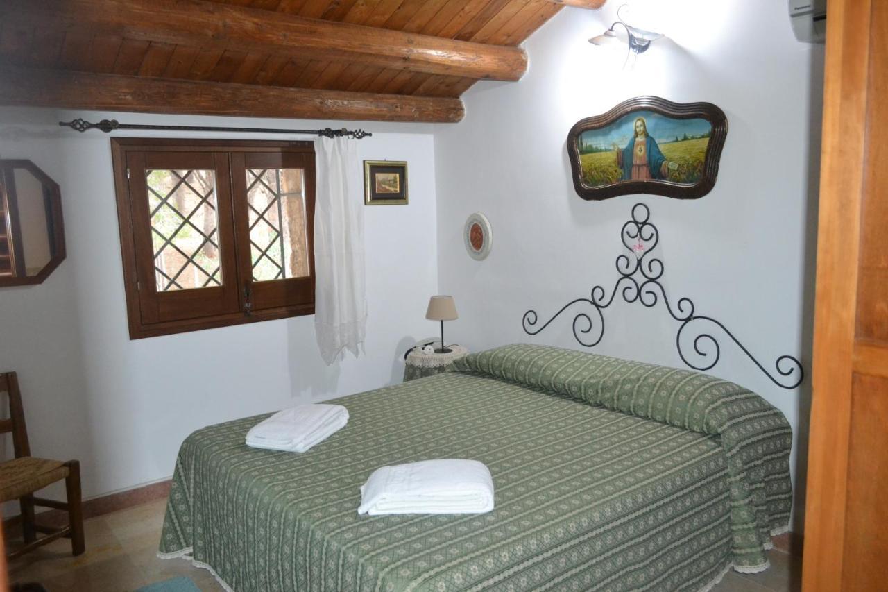 Villa Paradiso Riserva Naturale Monte Cofano 卡斯泰卢佐 外观 照片