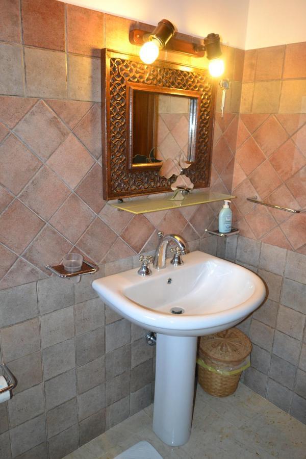 Villa Paradiso Riserva Naturale Monte Cofano 卡斯泰卢佐 外观 照片