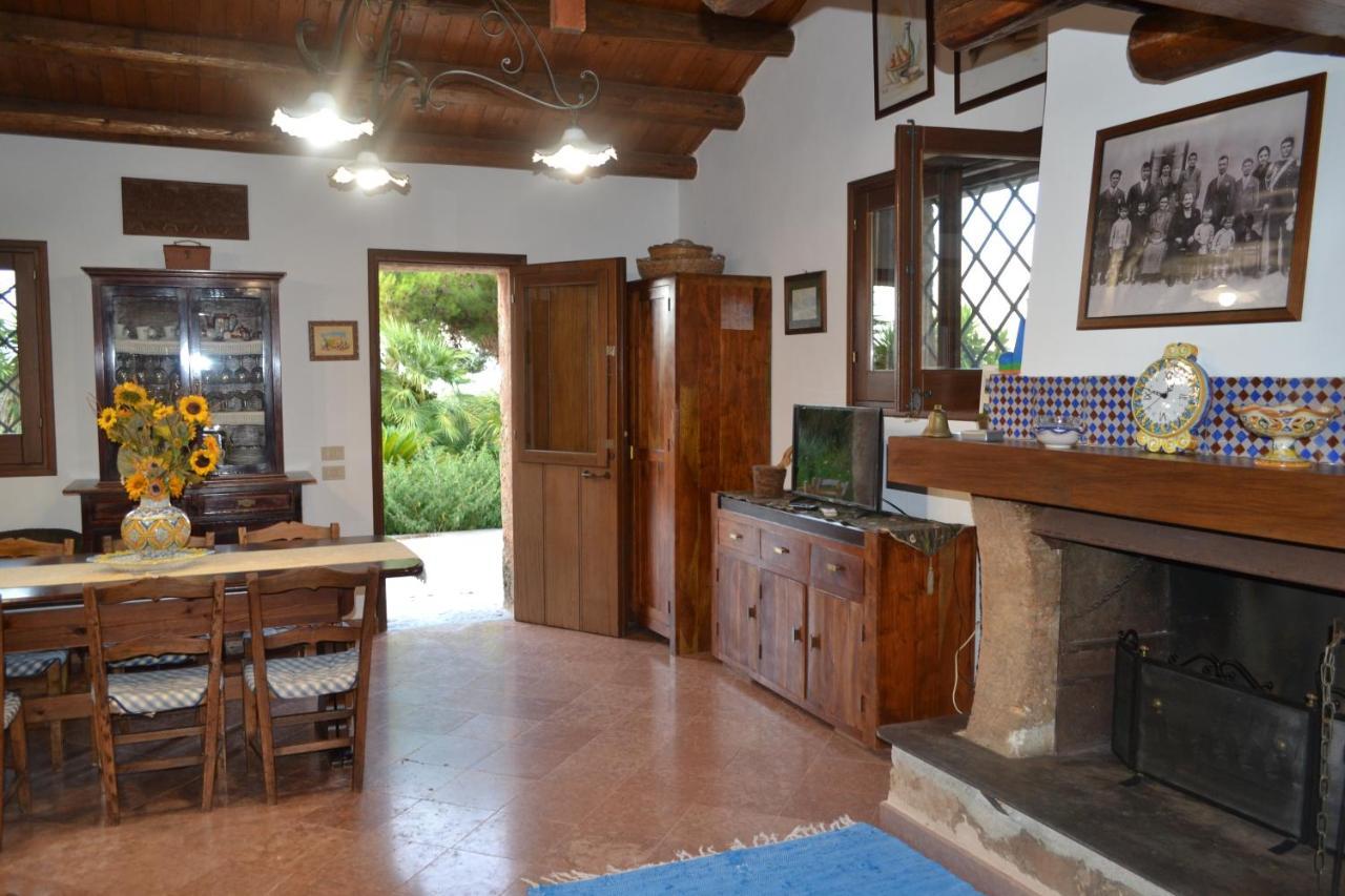 Villa Paradiso Riserva Naturale Monte Cofano 卡斯泰卢佐 外观 照片